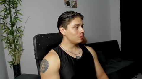 Snapshot of gio_russo chatting on 02/12/25, 02:35 GioRusso online show from 02/12/25, 02:35