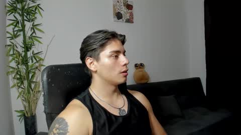 Snapshot of gio_russo chatting on 02/12/25, 05:37 GioRusso online show from 02/12/25, 05:37