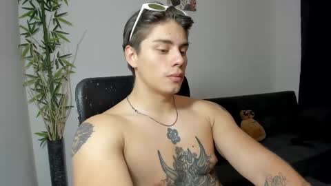 Snapshot of gio_russo chatting on 02/18/25, 11:30 GioRusso online show from 02/18/25, 11:30