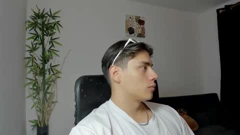 Snapshot of gio_russo chatting on 03/03/25, 02:47 GioRusso online show from 03/03/25, 02:47