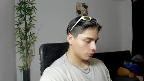 Snapshot of gio_russo chatting on 03/06/25, 02:41 GioRusso online show from 03/06/25, 02:41