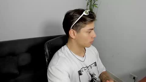 Snapshot of gio_russo chatting on 03/10/25, 01:54 GioRusso online show from 03/10/25, 01:54