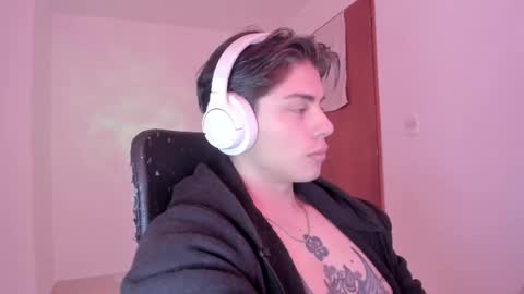 Snapshot of gio_russo chatting on 09/14/25, 04:39 GioRusso online show from 09/14/25, 04:39