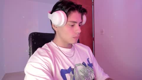 Snapshot of gio_russo chatting on 09/17/25, 07:37 GioRusso online show from 09/17/25, 07:37