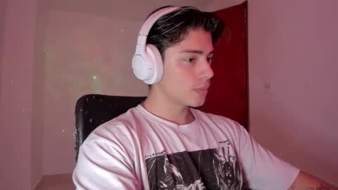 Snapshot of gio_russo chatting on 09/24/25, 06:00 GioRusso online show from 09/24/25, 06:00