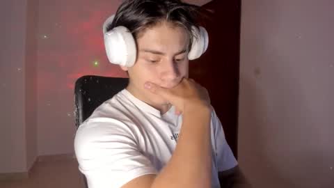 Snapshot of gio_russo chatting on 09/26/25, 03:10 GioRusso online show from 09/26/25, 03:10