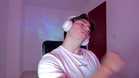 Snapshot of gio_russo chatting on 09/26/25, 07:29 GioRusso online show from 09/26/25, 07:29