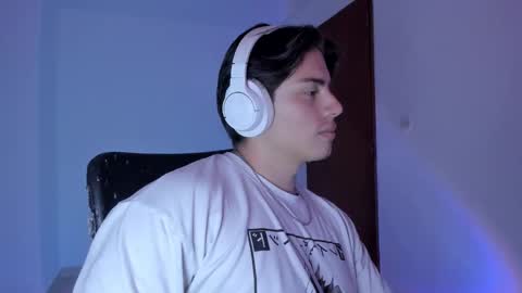 Snapshot of gio_russo chatting on 10/04/25, 09:35 GioRusso online show from 10/04/25, 09:35