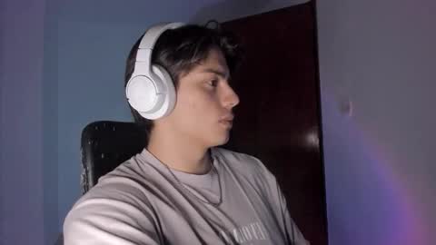 Snapshot of gio_russo chatting on 10/08/25, 11:35 GioRusso online show from 10/08/25, 11:35