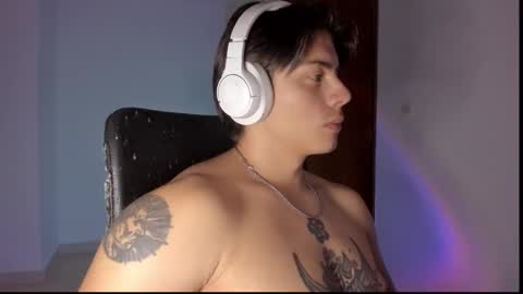 Snapshot of gio_russo chatting on 10/16/25, 01:50 GioRusso online show from 10/16/25, 01:50