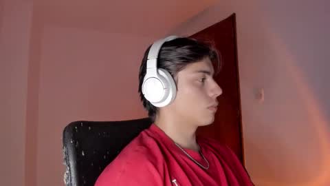 Snapshot of gio_russo chatting on 10/29/25, 01:08 GioRusso online show from 10/29/25, 01:08