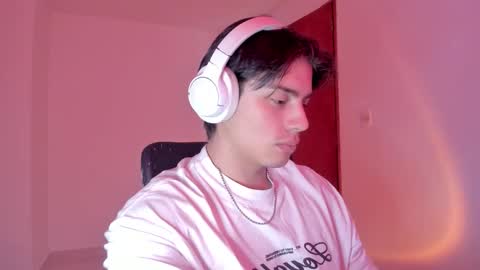 Snapshot of gio_russo chatting on 11/04/25, 08:41 GioRusso online show from 11/04/25, 08:41