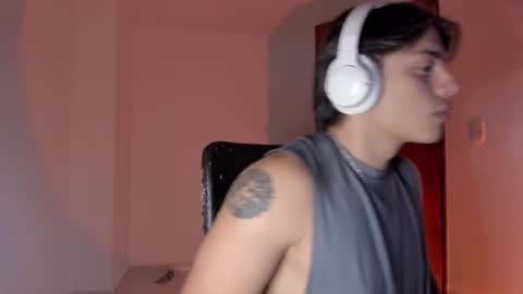 Snapshot of gio_russo chatting on 11/06/25, 05:52 GioRusso online show from 11/06/25, 05:52