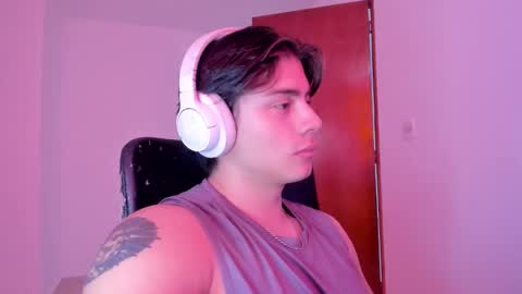 Snapshot of gio_russo chatting on 11/06/25, 09:15 GioRusso online show from 11/06/25, 09:15