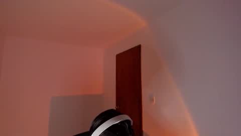 Snapshot of gio_russo chatting on 11/28/25, 12:02 GioRusso online show from 11/28/25, 12:02