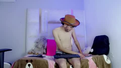 Snapshot of giorgio_gio_ chatting on 04/13/26, 10:37 GIORGIO online show from 04/13/26, 10:37