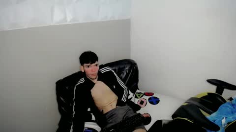 Snapshot of giorgio_gio_ chatting on 04/15/26, 09:15 GIORGIO online show from 04/15/26, 09:15