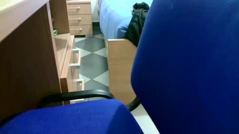 Snapshot of giovet chatting on 01/08/25, 09:01 giovet online show from 01/08/25, 09:01