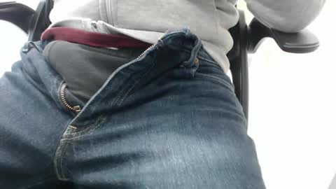 Snapshot of giovet chatting on 01/22/25, 08:18 giovet online show from 01/22/25, 08:18