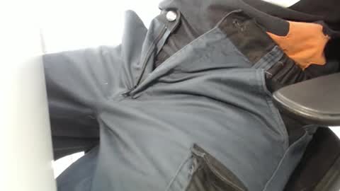 Snapshot of giovet chatting on 02/24/25, 10:26 giovet online show from 02/24/25, 10:26