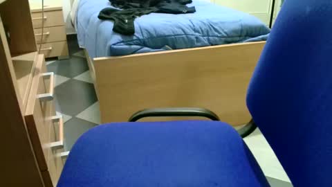 Snapshot of giovet chatting on 02/25/25, 09:35 giovet online show from 02/25/25, 09:35