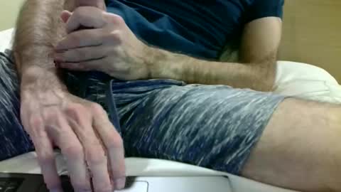 Snapshot of giovet chatting on 09/24/25, 06:11 giovet online show from 09/24/25, 06:11