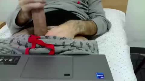 Snapshot of giovet chatting on 11/17/25, 10:04 giovet online show from 11/17/25, 10:04