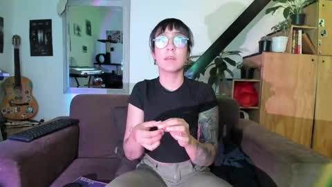 girasol1921 online show from 02/18/25, 01:43