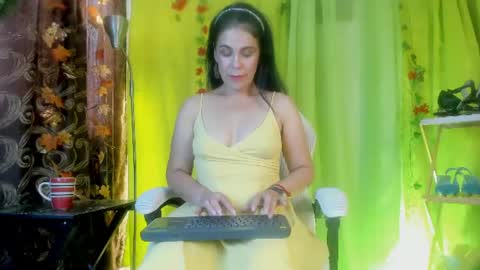 Snapshot of girasol_walton chatting on 07/01/26, 01:34 Girasol Walton online show from 07/01/26, 01:34