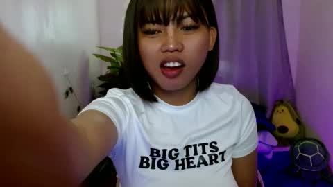 YOUR GIRL AXIE online show from 01/07/25, 10:19