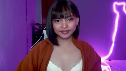 Snapshot of girl2rememberxxx chatting on 12/16/25, 10:42 YOUR GIRL AXIE online show from 12/16/25, 10:42