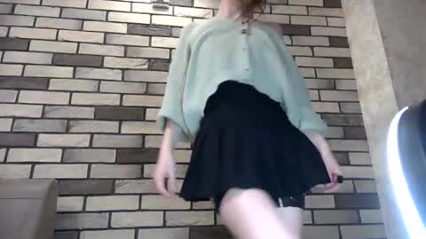 girl_cute007 online show from 04/29/26, 09:54