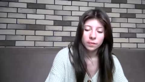 girl_cute007 online show from 05/25/26, 10:49