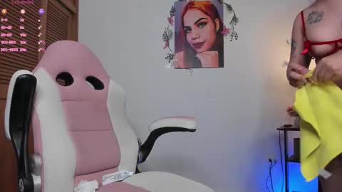 Snapshot of girl_dollx chatting on 02/14/26, 03:53 Bri online show from 02/14/26, 03:53