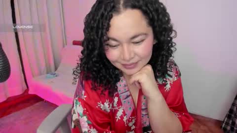 girl_inline online show from 11/15/25, 12:52