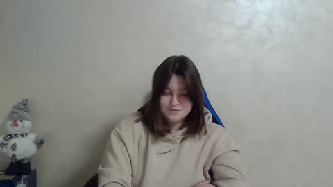 Snapshot of girl_leya chatting on 12/14/24, 11:23 girl_leya online show from 12/14/24, 11:23