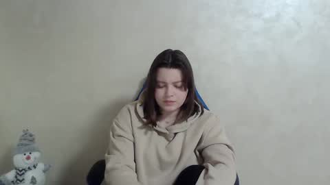 Snapshot of girl_leya chatting on 12/30/24, 11:17 girl_leya online show from 12/30/24, 11:17