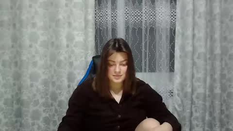 Snapshot of girl_leya chatting on 02/02/25, 09:13 girl_leya online show from 02/02/25, 09:13