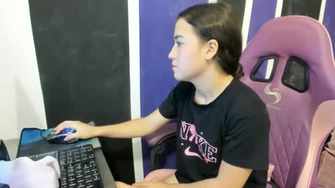 girl_princess18 online show from 02/25/26, 09:13