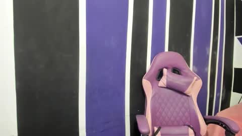 girl_princess18 online show from 03/11/26, 09:32