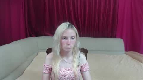 Snapshot of girl_summer97 chatting on 06/29/26, 01:11 Katia online show from 06/29/26, 01:11