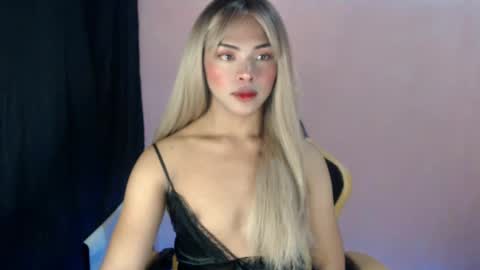 queen ronna online show from 03/03/25, 01:10