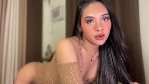 queen ronna online show from 05/16/26, 04:06
