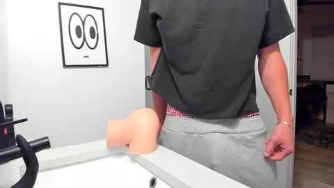 Snapshot of girlcontrol chatting on 11/29/25, 05:54 girlcontrol online show from 11/29/25, 05:54