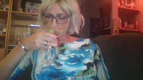 Snapshot of girlinrock chatting on 09/15/25, 12:54 Girlinrock online show from 09/15/25, 12:54