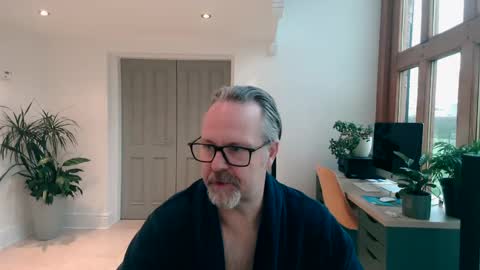 Snapshot of girlsandbikes chatting on 12/12/24, 09:08 girlsandbikes online show from 12/12/24, 09:08