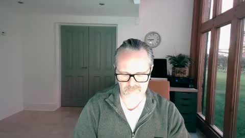 Snapshot of girlsandbikes chatting on 12/30/24, 04:08 girlsandbikes online show from 12/30/24, 04:08