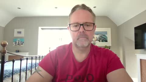 Snapshot of girlsandbikes chatting on 02/25/25, 12:24 girlsandbikes online show from 02/25/25, 12:24