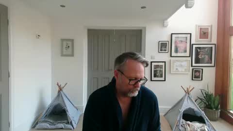 Snapshot of girlsandbikes chatting on 11/02/25, 10:06 girlsandbikes online show from 11/02/25, 10:06