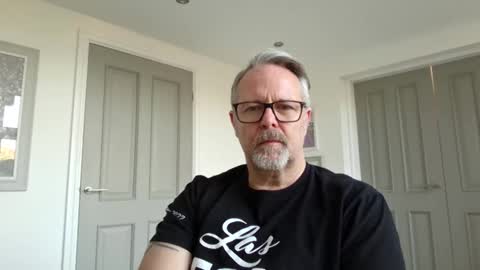 Snapshot of girlsandbikes chatting on 11/21/25, 11:31 girlsandbikes online show from 11/21/25, 11:31